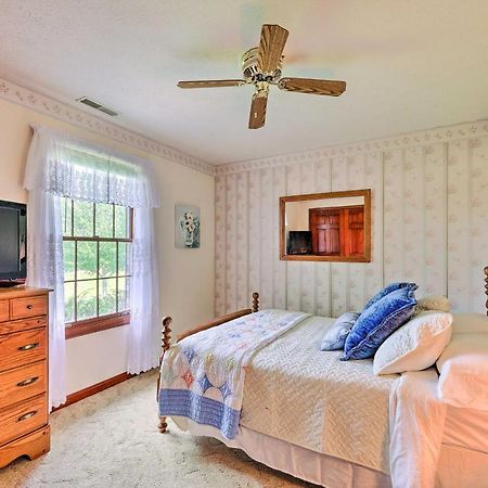 Charming Williamstown Retreat With Private Yard Βίλα Εξωτερικό φωτογραφία