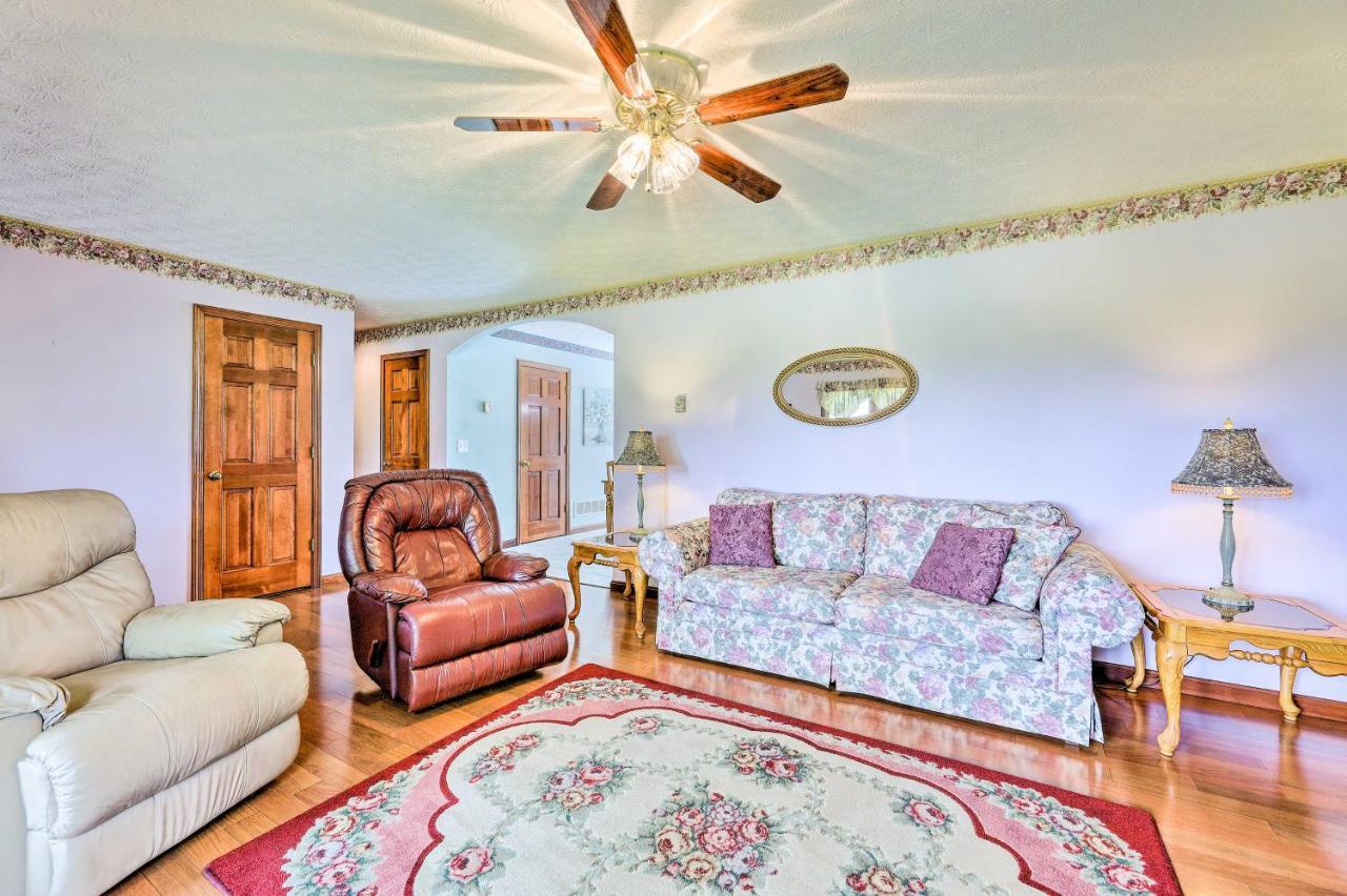 Charming Williamstown Retreat With Private Yard Βίλα Εξωτερικό φωτογραφία