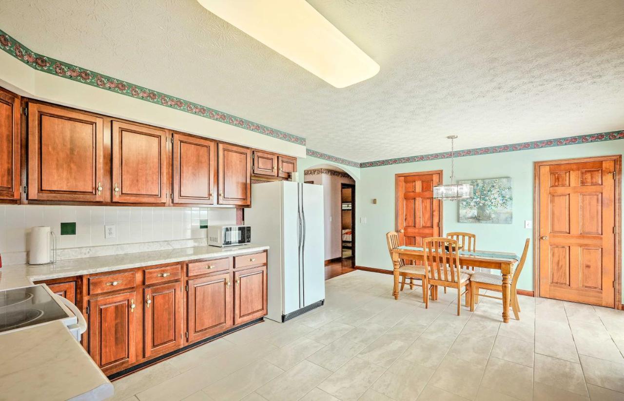 Charming Williamstown Retreat With Private Yard Βίλα Εξωτερικό φωτογραφία