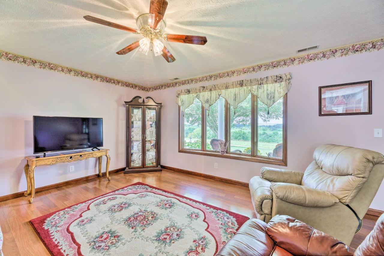 Charming Williamstown Retreat With Private Yard Βίλα Εξωτερικό φωτογραφία