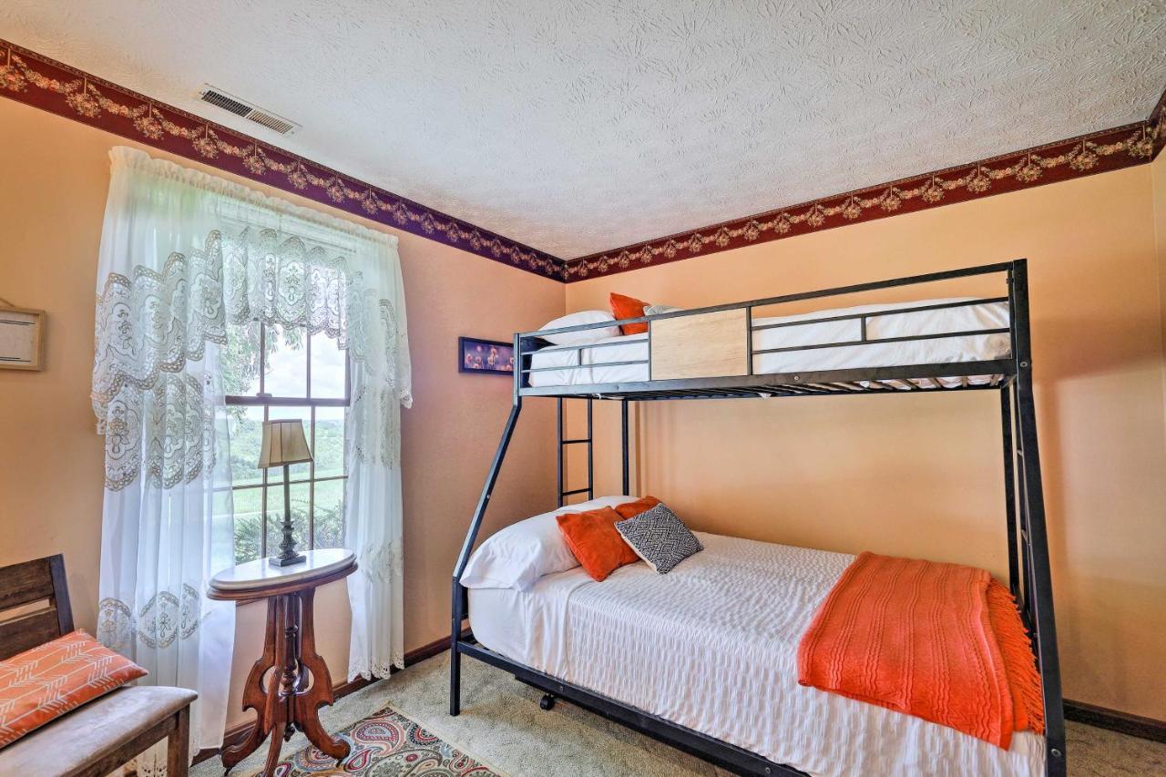 Charming Williamstown Retreat With Private Yard Βίλα Εξωτερικό φωτογραφία